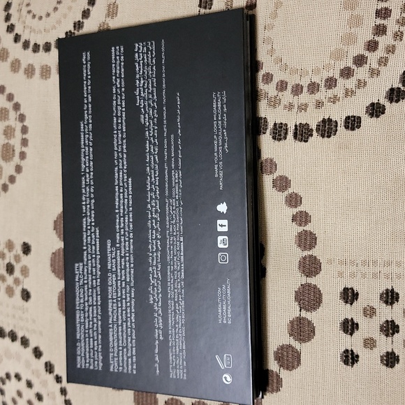 COPY - Huda Beauty Rose Gold Remastered Eyeshadow Palette - Picture 2 of 3